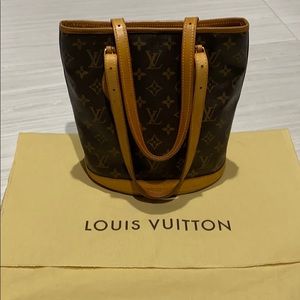 Louis Vuitton Bucket PM Tote